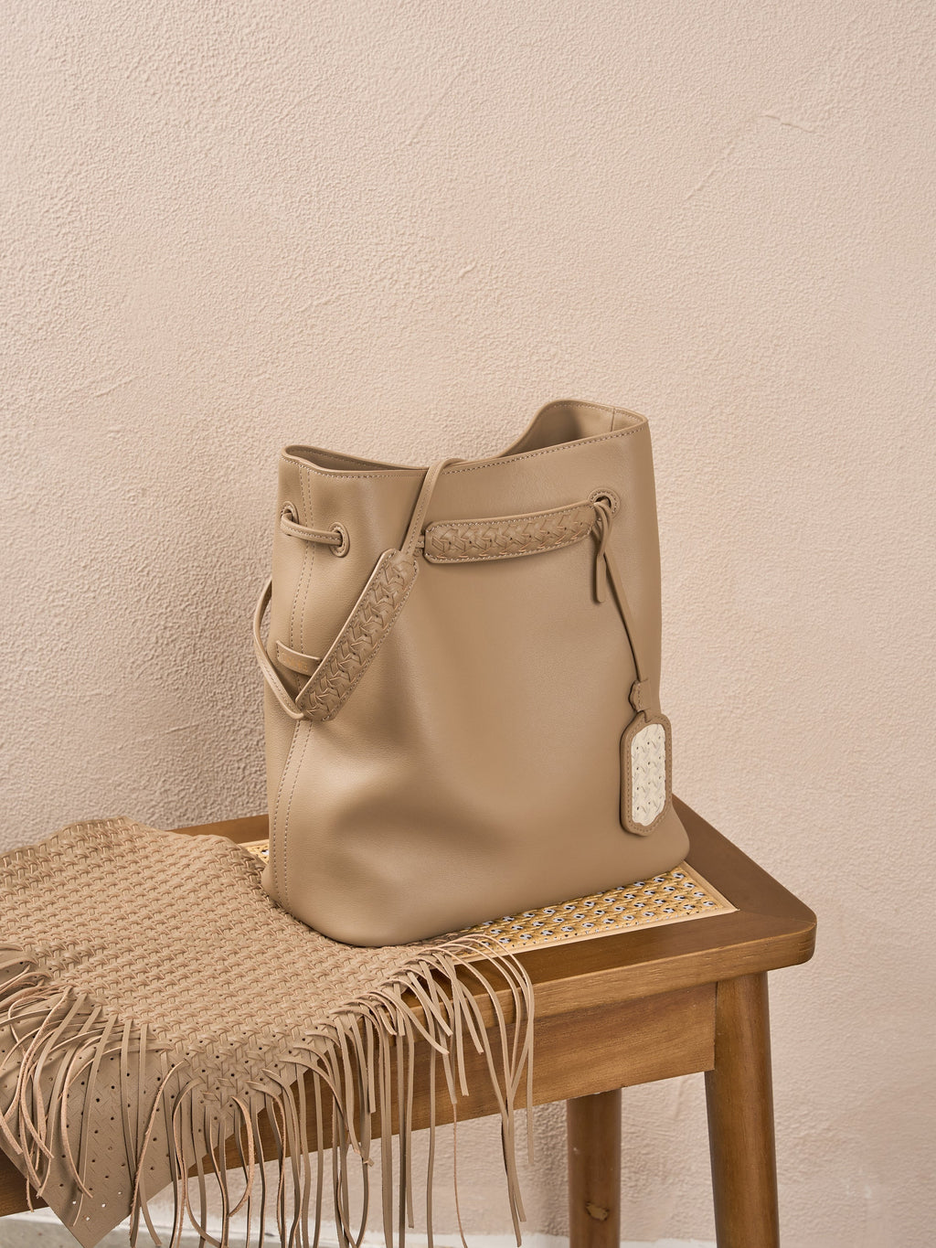 Elegant Bamboo Weaving Leather Bucket Bag